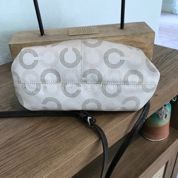 Coach Op Art Pleated Pouch Crossbody with Patent Leather Trim - Picture 10 of 13